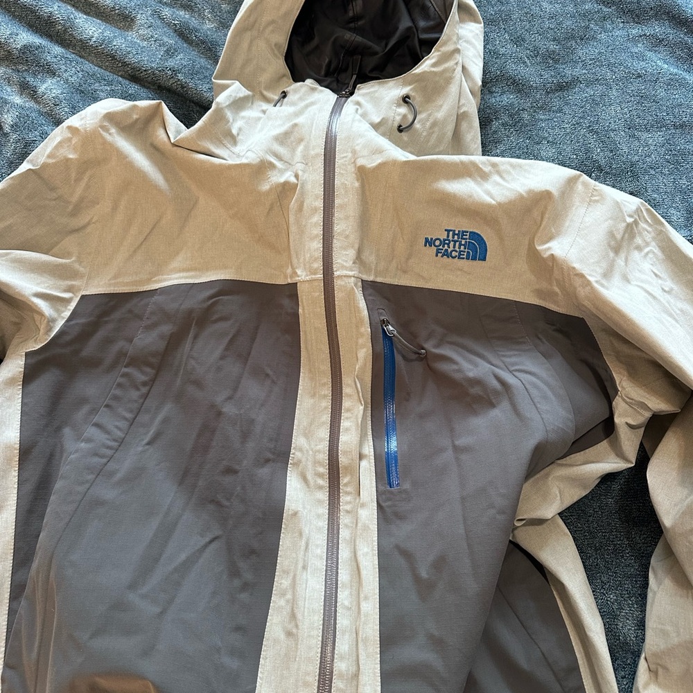 The North Face Men's Light and Dark Gray Performance Jacket